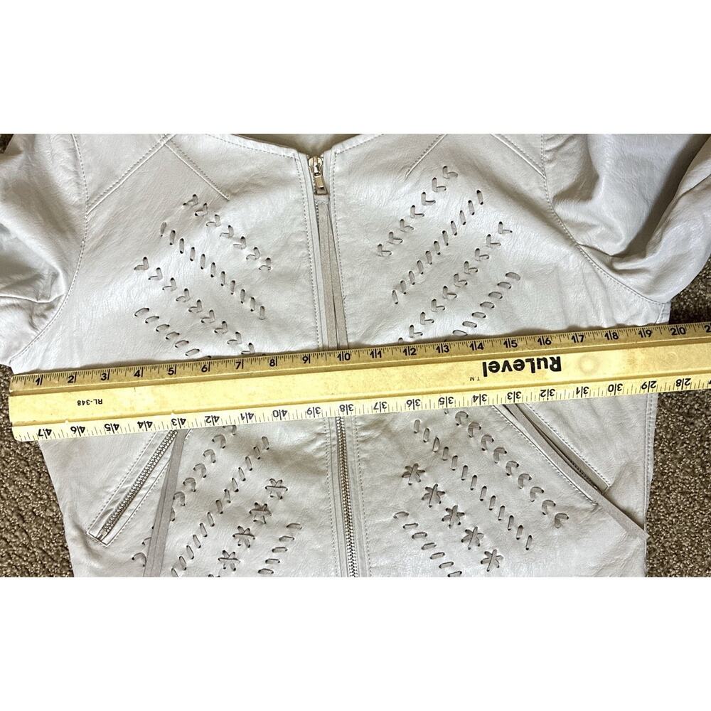Y2K Cropped Jacket Sz M Imelda Crm Perforated Vegan Lthr Moto Boho Coachella Zip - Picture 9 of 11
